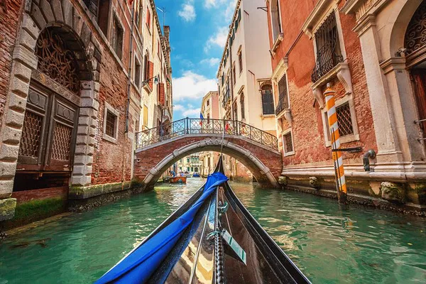 Venice: Walking Tour & Gondola Ride Combo