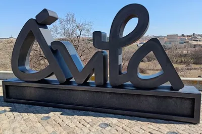 Unveiling Ávila's Artful Stones: A Private Historical Journey