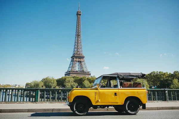 Vintage Paris Unveiled: A Land Rover Adventure Through Time