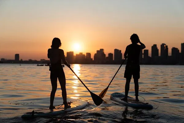 Toronto Island SUP: Paddle into History & Nature!