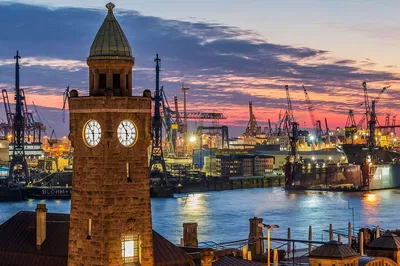 Uncover Hamburg's Treasures: A Private Walking Tour of Elbphilharmonie, Speicherstadt & HafenCity