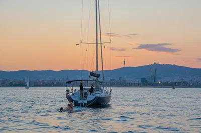 Luxury Barcelona Sailing: Private Naval Tour for Unforgettable Moments