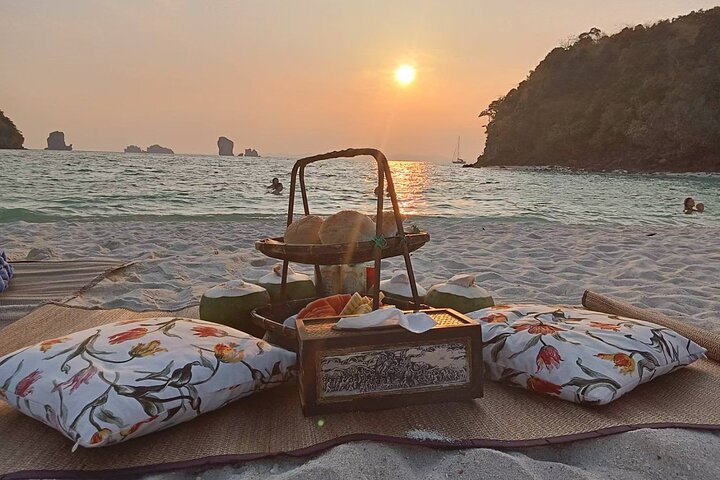 Krabi Sunset: Railay & 4 Island Private Longtail Adventure