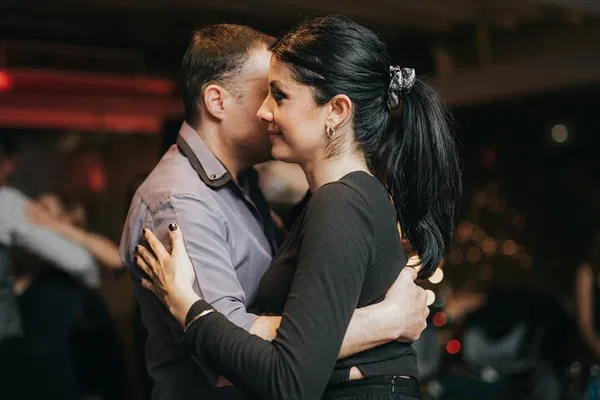 Barcelona Salsa Night: Dance, Meet & Mingle!