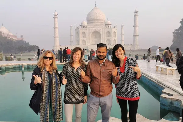 Discover Agra's Majesty: Private Car Tour with Expert Guide