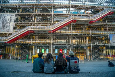 Uncover Paris: Self-Guided Walking Game & City Exploration!
