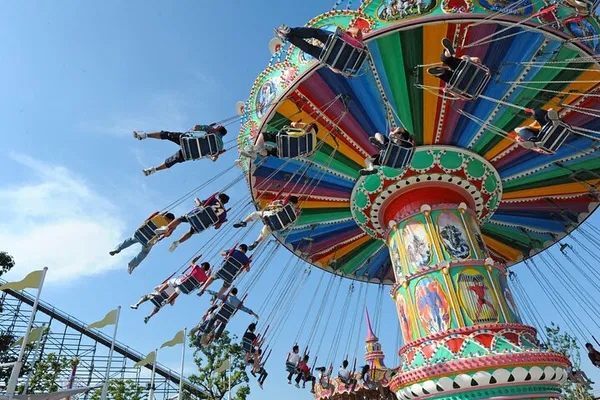 Shanghai Happy Valley: Thrills, Rides & Fun Day Trip