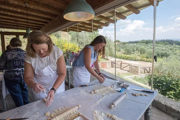 Tuscan Cooking Class: Market Tour & Farm Lunch