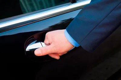 Door-To-Door Amalfi/Rome Transfer: Relax & Ride in Style