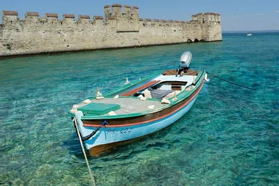 Unveiling Lake Garda: A Complete Cultural & Culinary Journey with Local Lunch!
