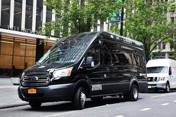 Stress-Free NYC Arrival: Private Airport Transfer to Manhattan