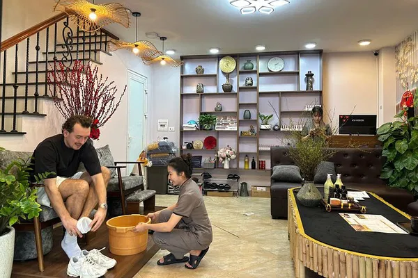 Hoang's Spa: Revitalize with Hanoi Foot Reflexology