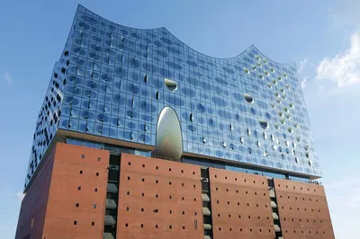 Unlock Elphi's Secrets: An Exclusive Plaza Tour in Hamburg