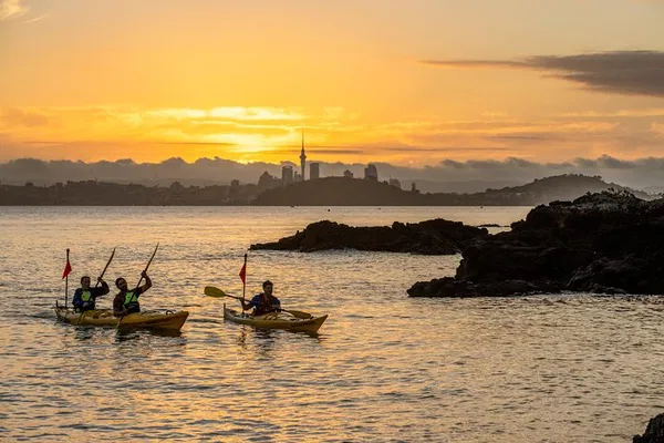 Auckland's Sunset Kayak & Rangitoto Summit Adventure