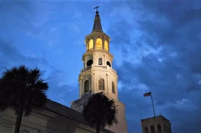 Charleston Ghost Tour: Graveyard + Haunted City Walk