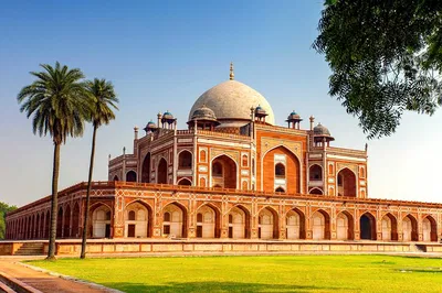Unveiling Delhi: A Captivating Full-Day Guided Tour Through Old and New