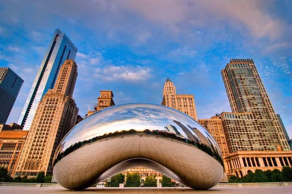 Chicago Private City Tour: Discover the Windy City in Style & Comfort!