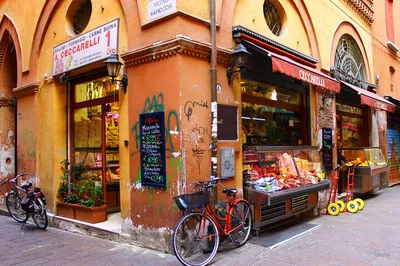 Bologna Food Tour: Taste Paradise, Walk & Discover!