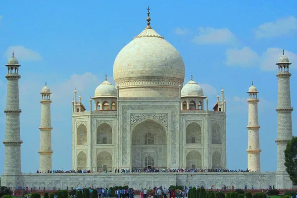 Unveiling Agra's Majesty: A Private Air-Conditioned Sightseeing Adventure