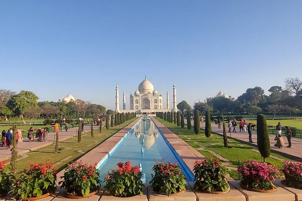 Unveiling Agra's Splendor: An All-Inclusive Taj Mahal Tour