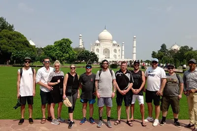 Luxury Train to Taj Mahal & Agra Fort: A Royal Day Trip