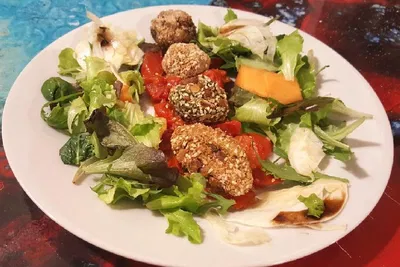 Farm-to-Table Bliss: Vegan Organic Lunch & Wine Tasting in Assisi