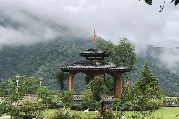 India Yoga Teacher Training: Ashram Stay & Certification