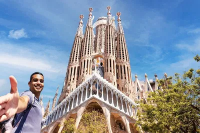 Skip the Line: Sagrada Familia Guided Tour - Uncover Gaudi's Masterpiece