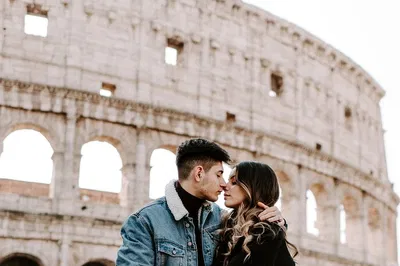 Unleash Roman Romance: Couple's Treasure Hunt Adventure!