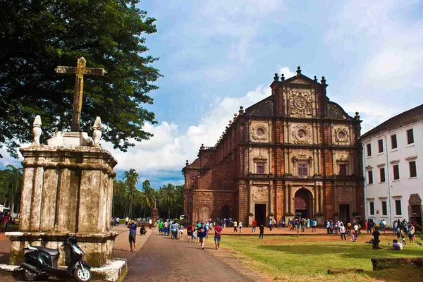 Goa's Grandeur: Churches, Forts & Panaji City Private Tour