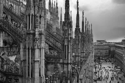 Milan's WWII Echoes: A Journey Through History & Resilience