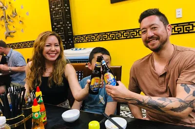 Hoi An: Private Street Food Tour with Lantern Boat Ride