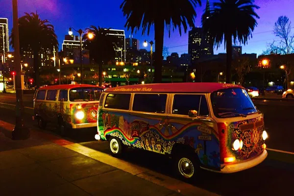 SF Night Tour: Hippie Bus Happy Hour History (21+)