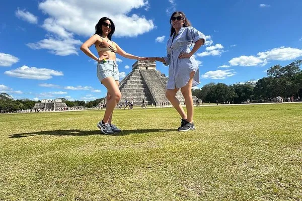 Chichen Itza Full Day Tour: Explore Mayan Wonders!