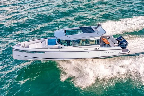 Helsinki Archipelago: Unforgettable Private Boat Tour on a Saxdor 320 GTC!