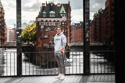 Elbe River Stroll: Discover Hamburg's Maritime Charm