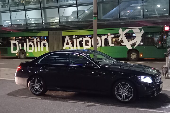 Luxury Ireland Tour: Dublin to Galway via Ancient Sites with Private Chauffeur