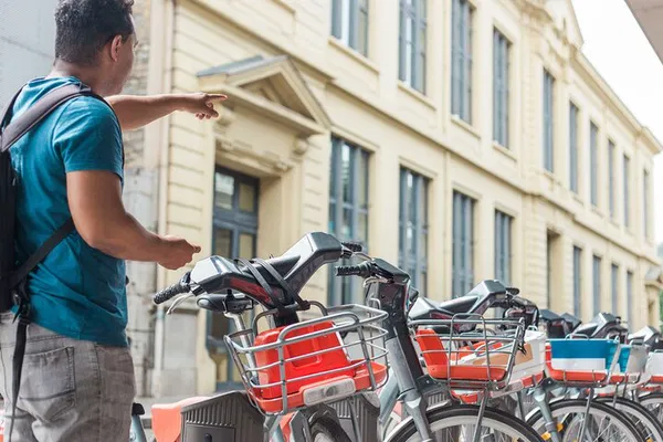 Lyon on Two Wheels: Discover Hidden Gems with a Private Bike Tour!