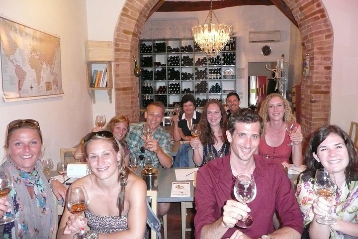 Savor Tuscany: Wine Class Journey Through Timeless Classics