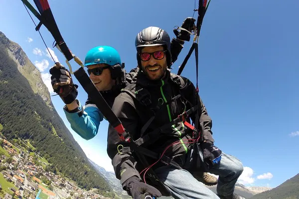Soar Above: Unforgettable Tandem Paragliding in Klosters' Swiss Alps
