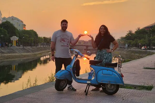 Savor Hoi An: Sunset Food & Culture Walking Tour