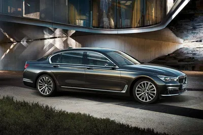 Luxury Melbourne Airport Transfer: BMW 7 Series Chauffeur