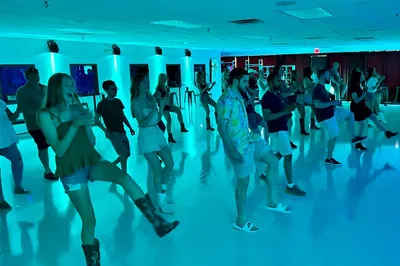 Nashville Line Dancing: Master the Boot-Scootin' Boogie!