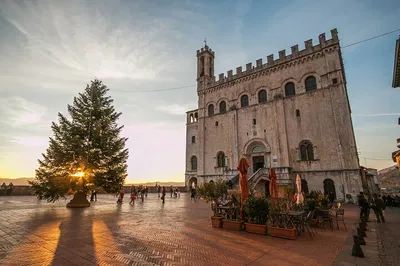 Discover Gubbio: A Guided Tour, Umbrian Lunch, and Horseback Adventure