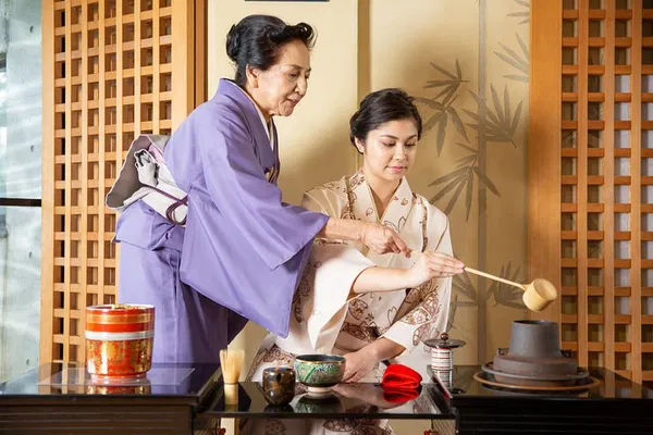 Okinawa Tea Ceremony: Kimono Culture Immersion