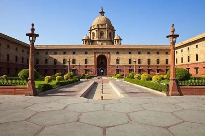Agra to Delhi: A Luxurious Day Trip with Expert-Led Sightseeing