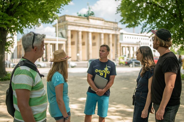 Berlin's Iconic Sites: Award-Winning Walking Tour