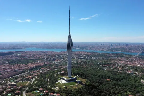 Istanbul Two Continents Tour: Bus & Bosphorus Cruise