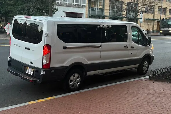 Effortless Elegance: Private Ronald Reagan Airport Transfer