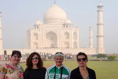 Unforgettable Taj Mahal: A Personalized Journey Through Agra's Wonders